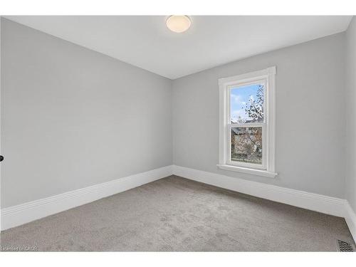 28 Cayuga Street, Brantford, ON - Indoor Photo Showing Other Room