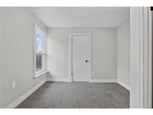 28 Cayuga Street, Brantford, ON - Indoor Photo Showing Other Room