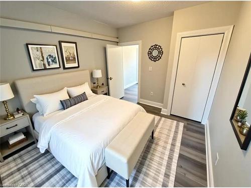 2-81 Gibson Avenue, Hamilton, ON - Indoor Photo Showing Bedroom