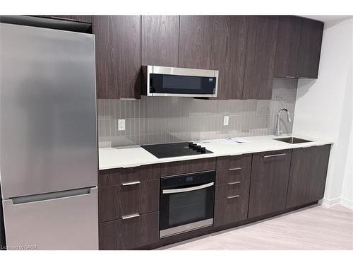 251-2501 Saw Whet Boulevard, Oakville, ON - Indoor Photo Showing Kitchen