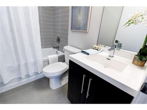 1406-2087 Fairview Street, Burlington, ON - Indoor Photo Showing Bathroom
