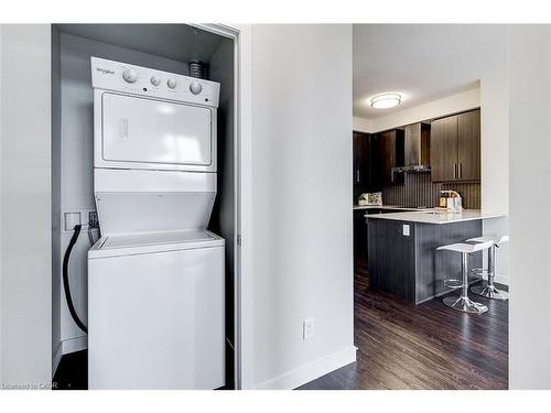 1406-2087 Fairview Street, Burlington, ON - Indoor Photo Showing Laundry Room