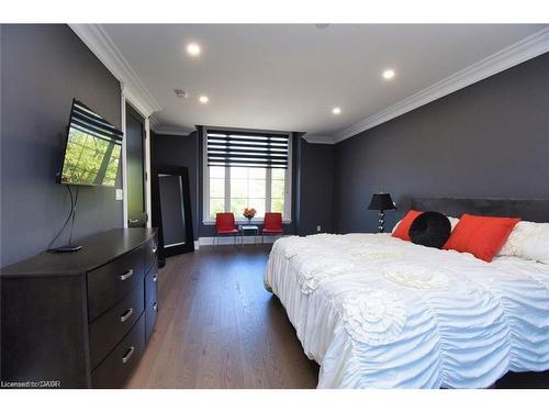 68 Mountain Brow Boulevard, Hamilton, ON - Indoor Photo Showing Bedroom