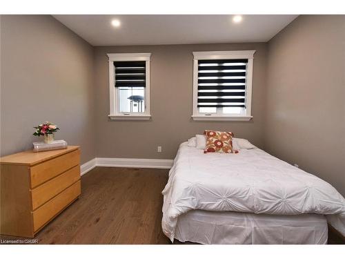 68 Mountain Brow Boulevard, Hamilton, ON - Indoor Photo Showing Bedroom