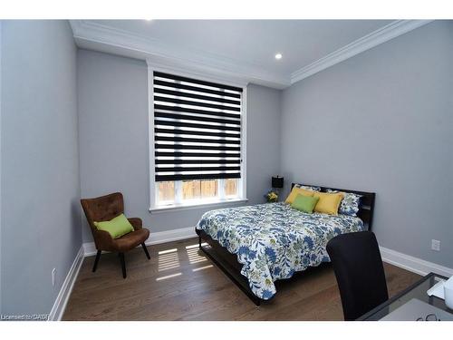 68 Mountain Brow Boulevard, Hamilton, ON - Indoor Photo Showing Bedroom