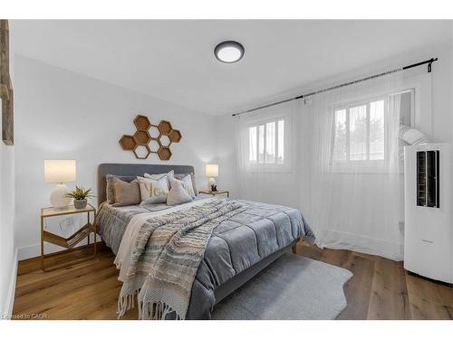 10-1255 Upper Gage Avenue, Hamilton, ON - Indoor Photo Showing Bedroom