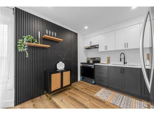 10-1255 Upper Gage Avenue, Hamilton, ON - Indoor Photo Showing Kitchen