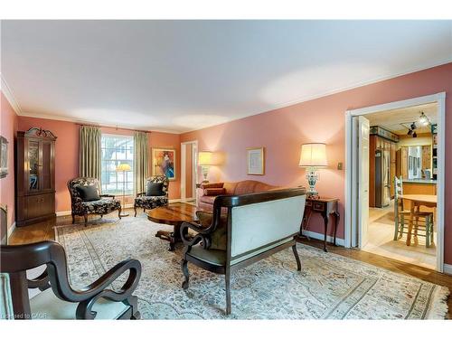 238 Penn Drive, Burlington, ON - Indoor Photo Showing Living Room
