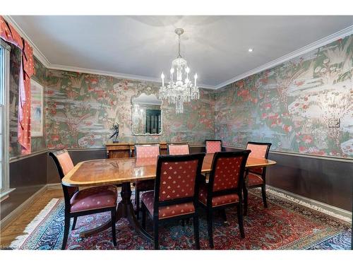 238 Penn Drive, Burlington, ON - Indoor Photo Showing Dining Room