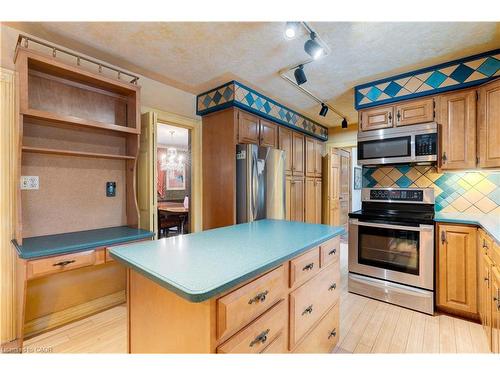 238 Penn Drive, Burlington, ON - Indoor Photo Showing Kitchen
