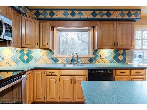 238 Penn Drive, Burlington, ON - Indoor Photo Showing Kitchen