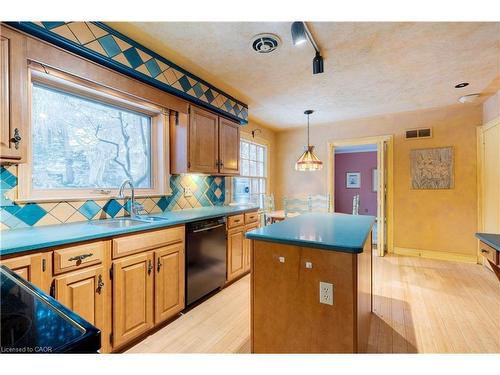 238 Penn Drive, Burlington, ON - Indoor Photo Showing Kitchen