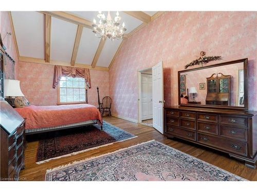 238 Penn Drive, Burlington, ON - Indoor Photo Showing Bedroom