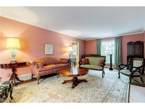 238 Penn Drive, Burlington, ON - Indoor Photo Showing Living Room
