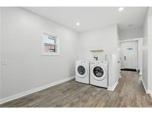 5039 Armoury Street, Niagara Falls, ON - Indoor Photo Showing Laundry Room