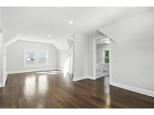 5039 Armoury Street, Niagara Falls, ON - Indoor