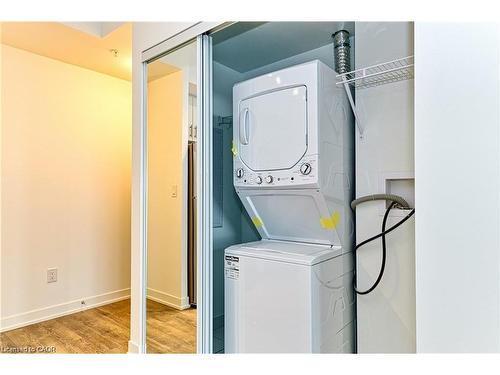 602-550 North Service Road, Grimsby, ON - Indoor Photo Showing Laundry Room