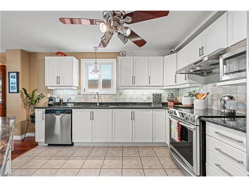 44 Dineen Court, Kitchener, ON - Indoor Photo Showing Kitchen With Upgraded Kitchen