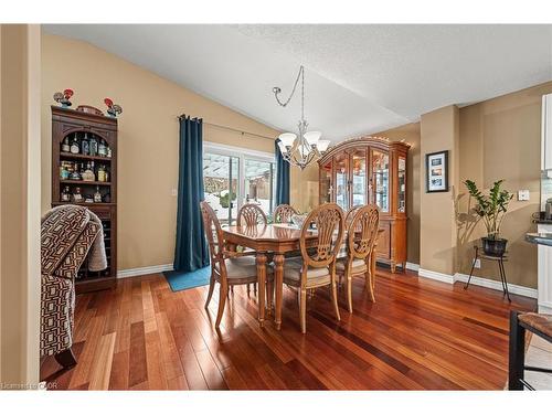 44 Dineen Court, Kitchener, ON - Indoor Photo Showing Dining Room