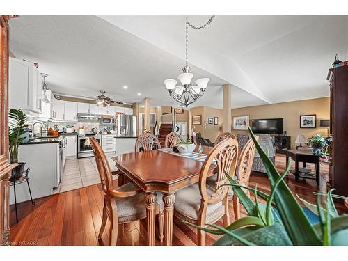 44 Dineen Court, Kitchener, ON - Indoor Photo Showing Dining Room