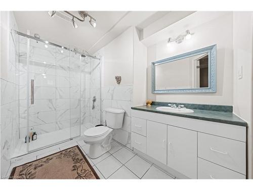 44 Dineen Court, Kitchener, ON - Indoor Photo Showing Bathroom