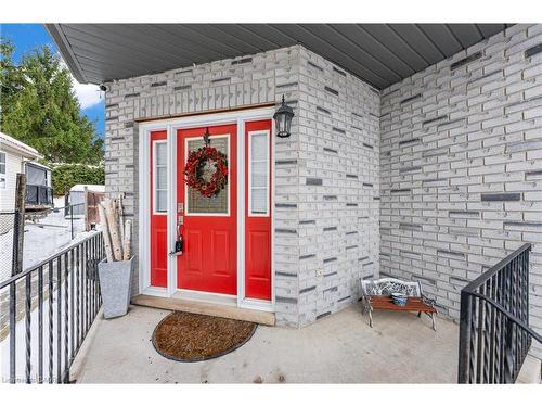 44 Dineen Court, Kitchener, ON - Outdoor