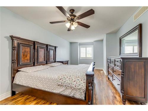 4084 Kryzan Drive, Burlington, ON - Indoor Photo Showing Bedroom