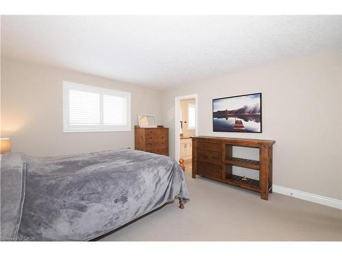 33 Huck Crescent, Kitchener, ON - Indoor Photo Showing Bedroom