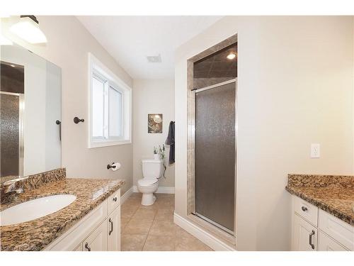 33 Huck Crescent, Kitchener, ON - Indoor Photo Showing Bathroom