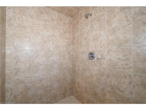33 Huck Crescent, Kitchener, ON - Indoor Photo Showing Bathroom