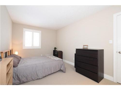 33 Huck Crescent, Kitchener, ON - Indoor Photo Showing Bedroom