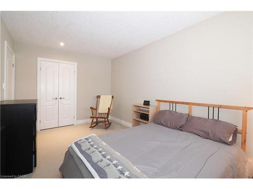 33 Huck Crescent, Kitchener, ON - Indoor Photo Showing Bedroom
