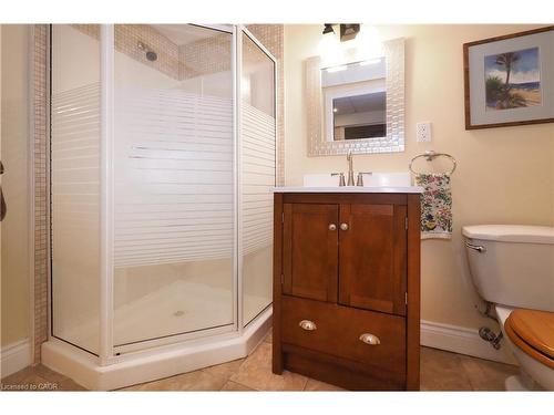 33 Huck Crescent, Kitchener, ON - Indoor Photo Showing Bathroom