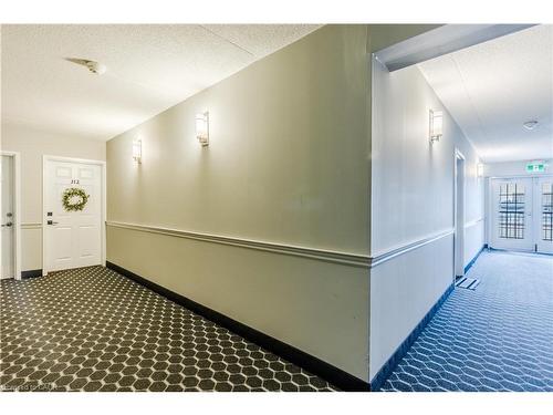 311-1830 Walkers Line, Burlington, ON - Indoor Photo Showing Other Room
