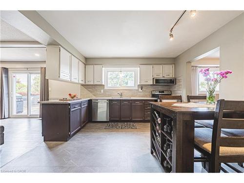 5 Bing Crescent, Stoney Creek, ON - Indoor Photo Showing Kitchen