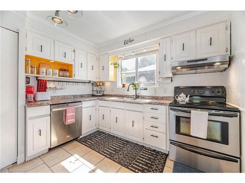 232 Durham Street, Oshawa, ON - Indoor Photo Showing Kitchen