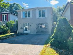 63 Old Carriage Drive  Kitchener, ON N2P 1H5