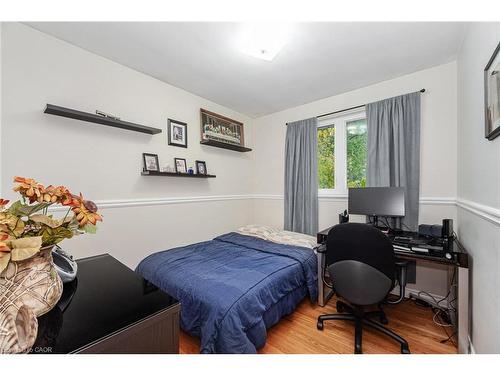 2259 Wiseman Court, Mississauga, ON - Indoor Photo Showing Bedroom