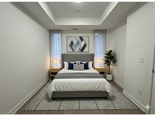 907-25 Wellington Street S, Kitchener, ON - Indoor Photo Showing Bedroom
