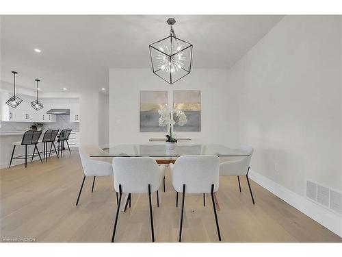 8184 Airport Road E, Hamilton, ON - Indoor Photo Showing Dining Room