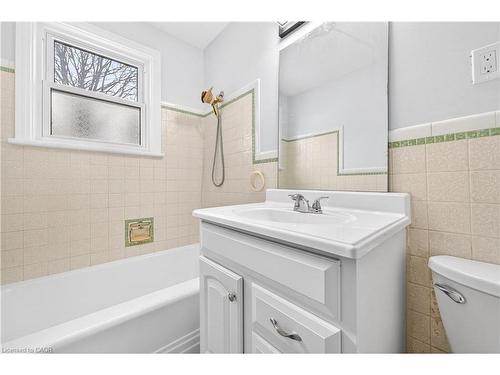 1-37 Kennedy Avenue, Hamilton, ON - Indoor Photo Showing Bathroom