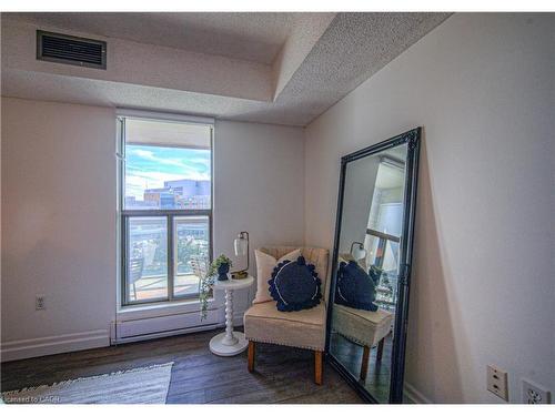 503-1225 North Shore Boulevard E, Burlington, ON - Indoor Photo Showing Other Room