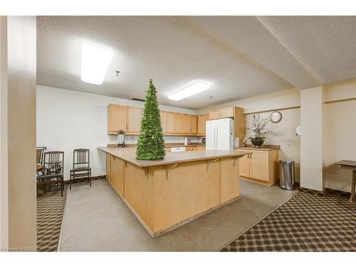 503-1225 North Shore Boulevard E, Burlington, ON - Indoor