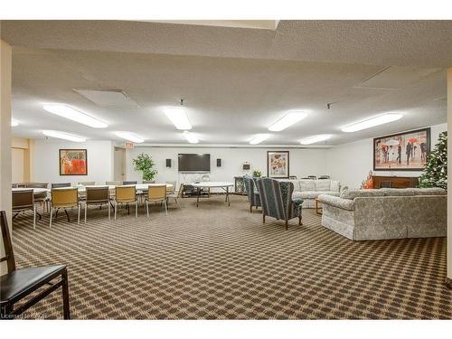 503-1225 North Shore Boulevard E, Burlington, ON - Indoor Photo Showing Other Room