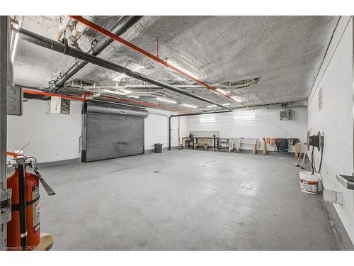 503-1225 North Shore Boulevard E, Burlington, ON - Indoor Photo Showing Garage