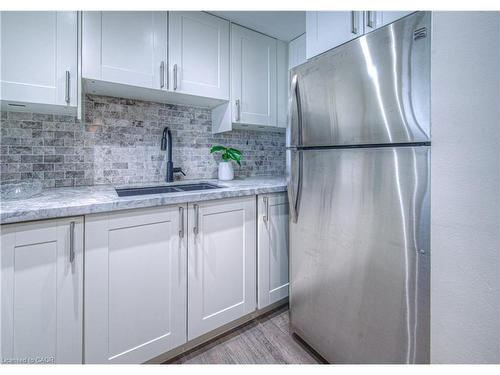 503-1225 North Shore Boulevard E, Burlington, ON - Indoor Photo Showing Kitchen With Upgraded Kitchen