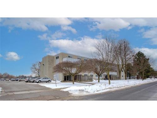 312-80 Breckenridge Drive, Kitchener, ON - Outdoor