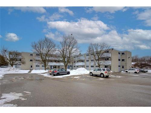 312-80 Breckenridge Drive, Kitchener, ON - Outdoor