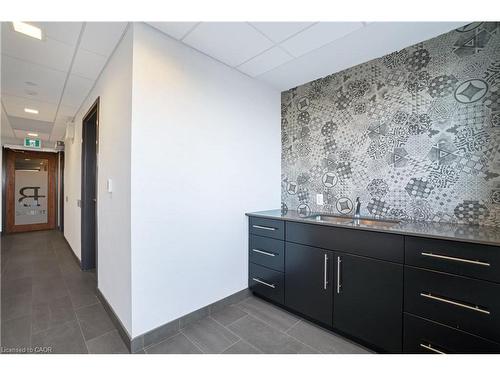 407-255 Northfield Drive E, Waterloo, ON - Indoor Photo Showing Other Room