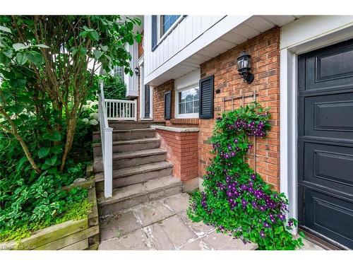 44 Valleyview Drive, Ancaster, ON - Outdoor